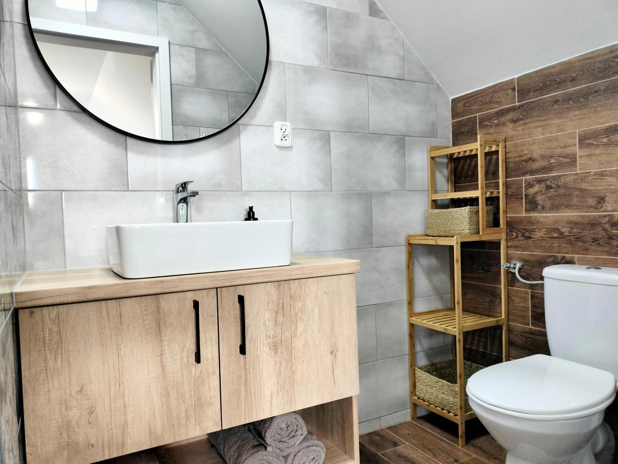 Agroturystyka Jodlowa - Rodzinne Apartamenty W Centrum Gor Swietokrzyskich - Sala Zabaw, Zwierzeta, Bilard Krajno-Zagorze Luaran gambar